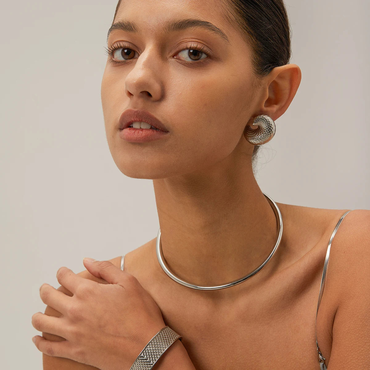 Minimalist Glossy Collar Necklace – Waterproof 18K Gold Plated Necklace | Ezra Gems