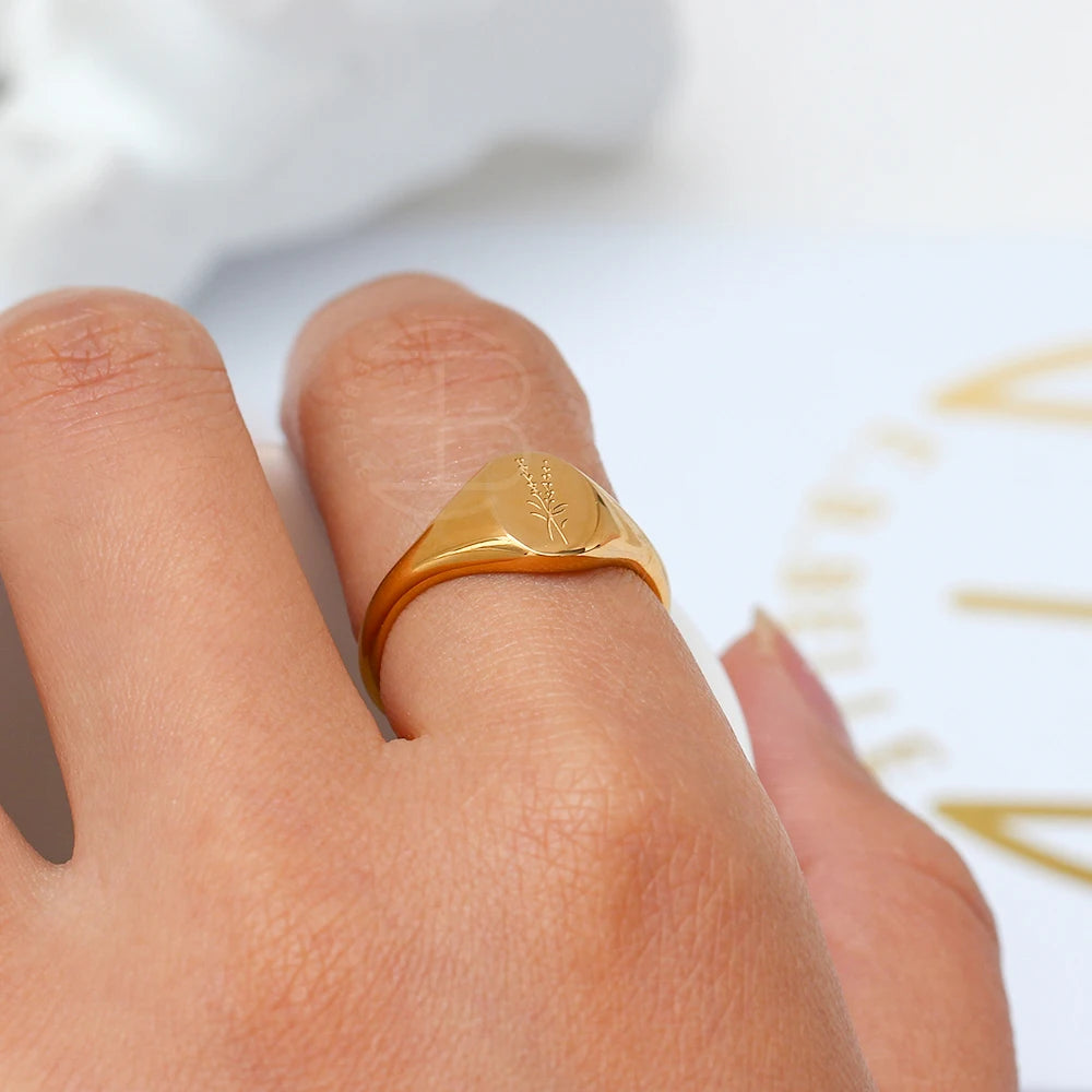 Engraved Wildflower Signet Ring – Waterproof 18K Gold Plated Ring | Ezra Gems