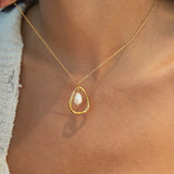 Pearl & Gold Pendant Necklace