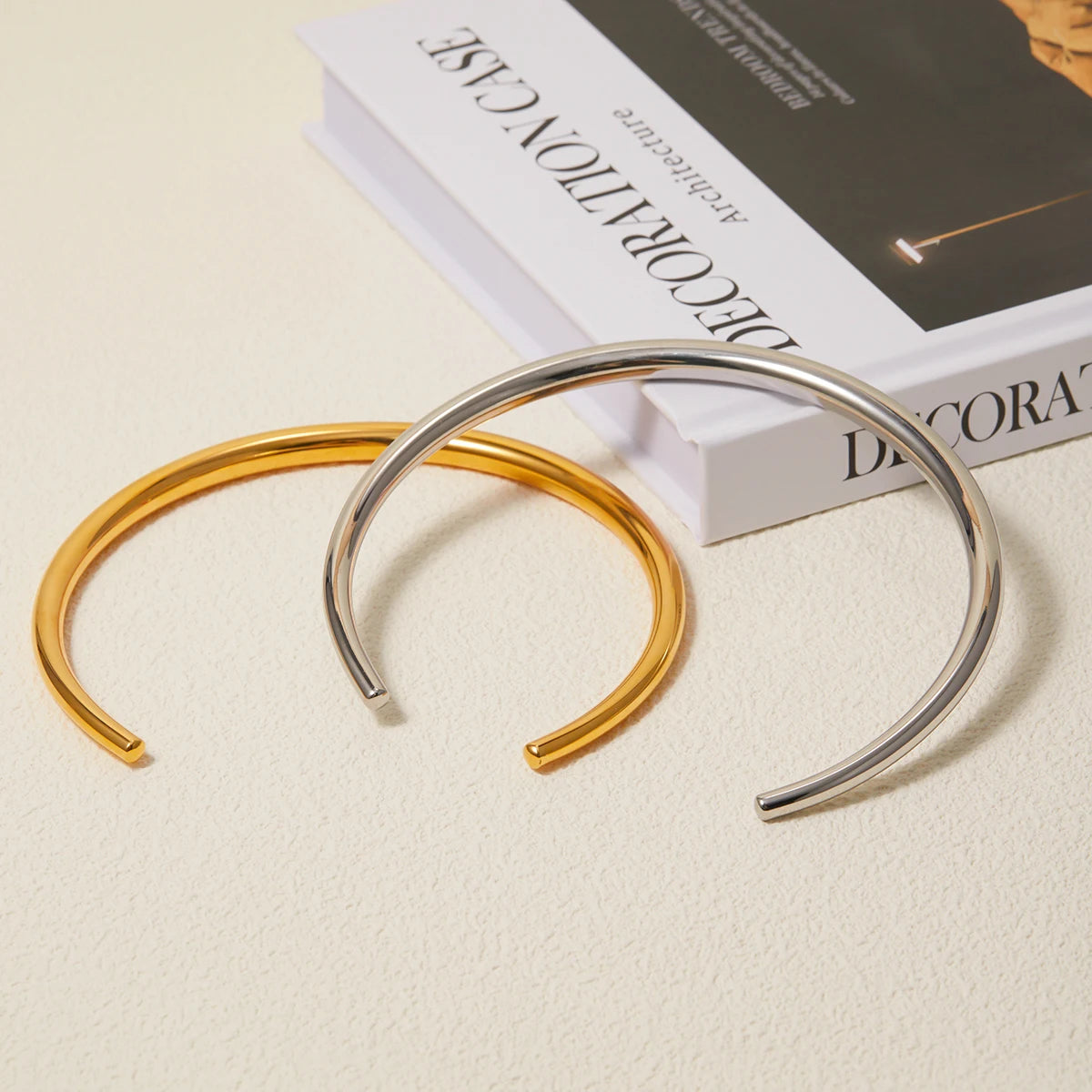 Textured Glossy Collar Necklace – Waterproof 18K Gold Plated Necklace | Ezra Gems