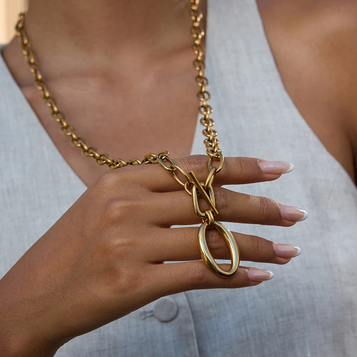 Oval Pendant Toggle Chain Necklace – Waterproof 18K Gold Plated Necklace | Ezra Gems