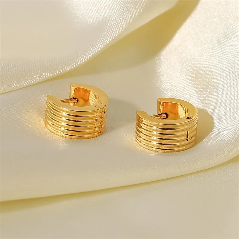 Ribbed Wide Huggie Hoop Earrings – Waterproof 18K Gold Plated Earrings | Ezra Gems