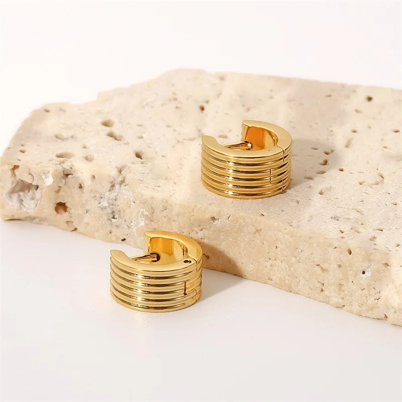 Ribbed Wide Huggie Hoop Earrings – Waterproof 18K Gold Plated Earrings | Ezra Gems