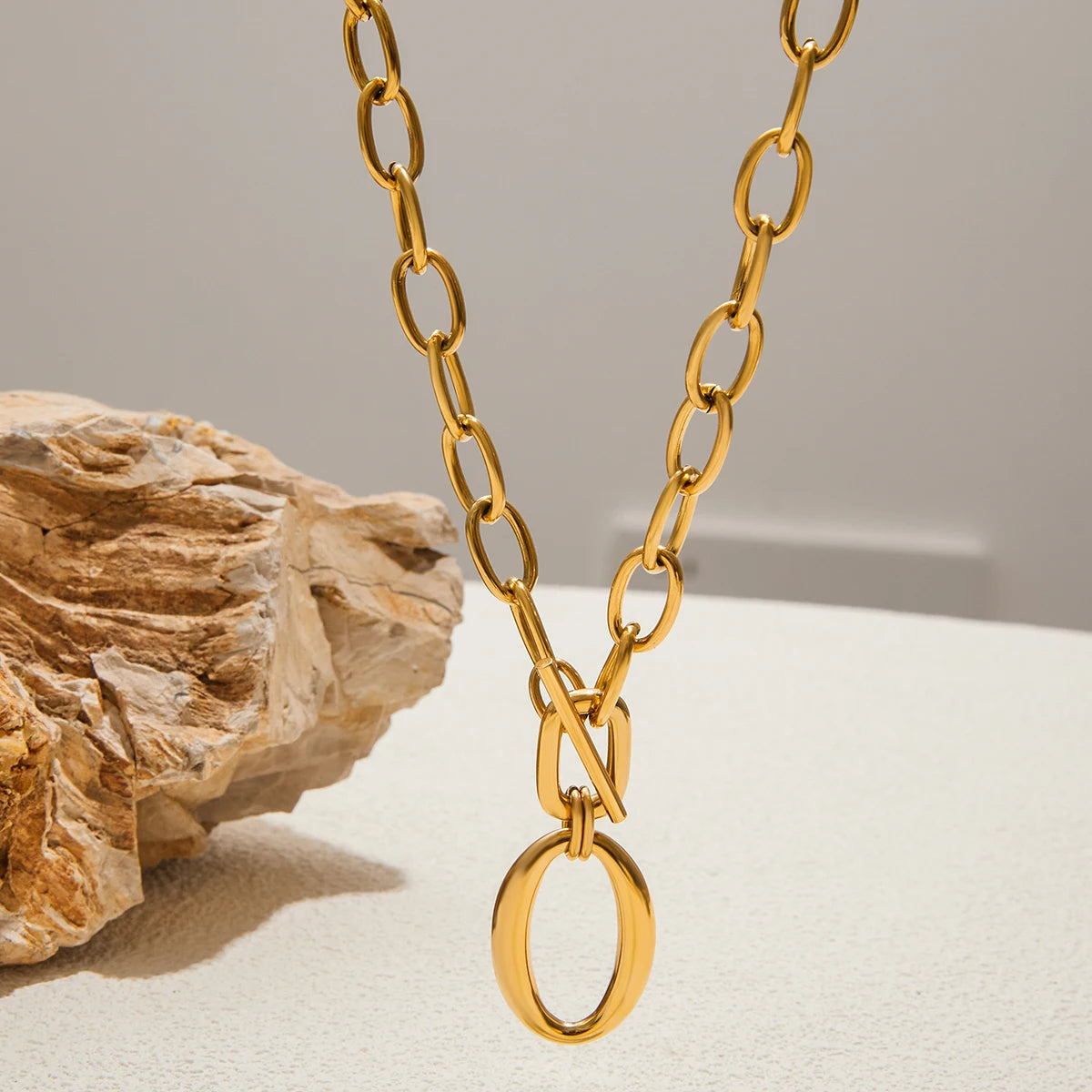Oval Pendant Toggle Chain Necklace – Waterproof 18K Gold Plated Necklace | Ezra Gems