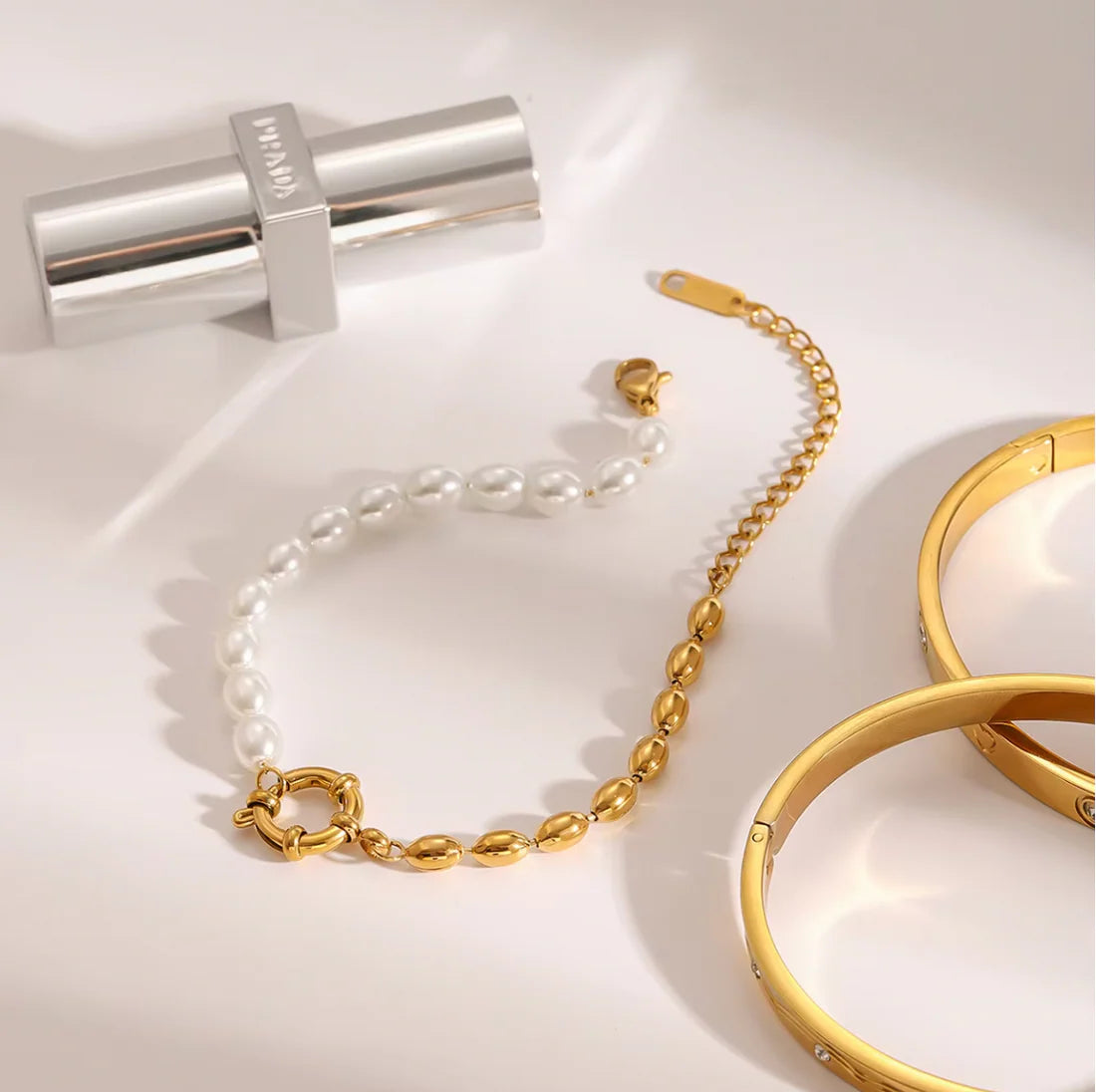 Adjustable Beaded Pearl Bracelet, 18K gold-plated with alternating pearls and beads for a chic, timeless design.