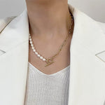 Classic Vintage Chunky Pearl Necklace, gold-plated with a clip design, offering timeless elegance and modern charm for everyday wear.