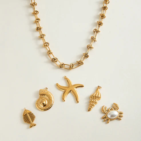Sophisticated Luxe Gold Knot Necklace, 18K gold-plated, featuring a woven knot design that symbolizes connection and strength, perfect for any occasion.

