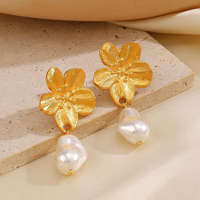 Gorgeous 18k gold-plated flower earrings with freshwater pearls, offering an elegant, lightweight accessory for any occasion.
