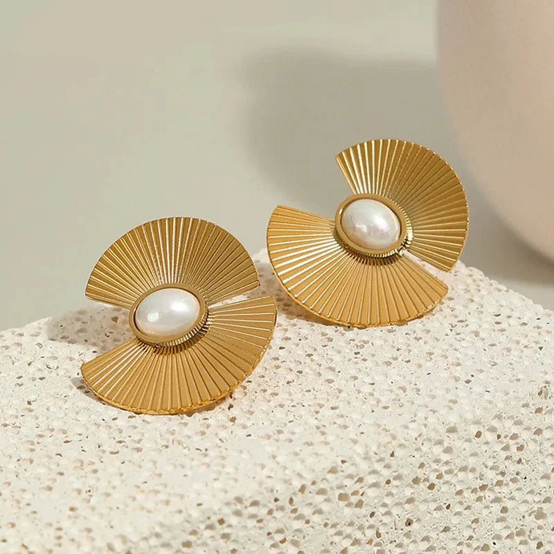 Freshwater pearl stud earrings in hyperbolic shape with 18k gold plating, ideal for timeless style and special occasions
