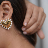 Gold heart stud earrings with imitation pearls, romantic and elegant, perfect for daily wear or a thoughtful gift